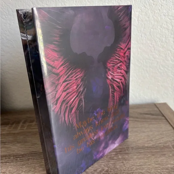 NEW CROWNS OF NYAXIA ASHES AND THE STAR CURSED KING EXCLUSIVE LUXE EDITION - Picture 2 of 11